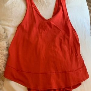 Flouncy Free People tank, very flattering!